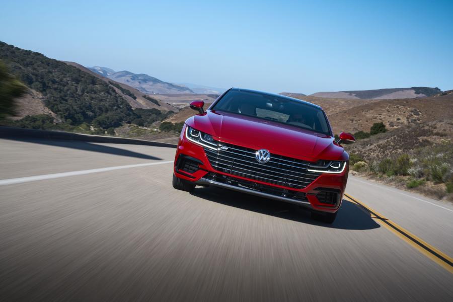  Volkswagen Arteon 4Motion R-Line 2019 года  (NA) (фото 10 из 40)